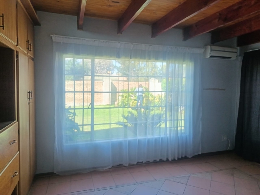 4 Bedroom Property for Sale in Rhodesdene Northern Cape
